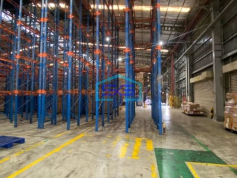 Disewakan Gudang Lokasi Strategis Dalam Kawasan Industri Cikarang Bekasi Loading Dock LB 25000m2