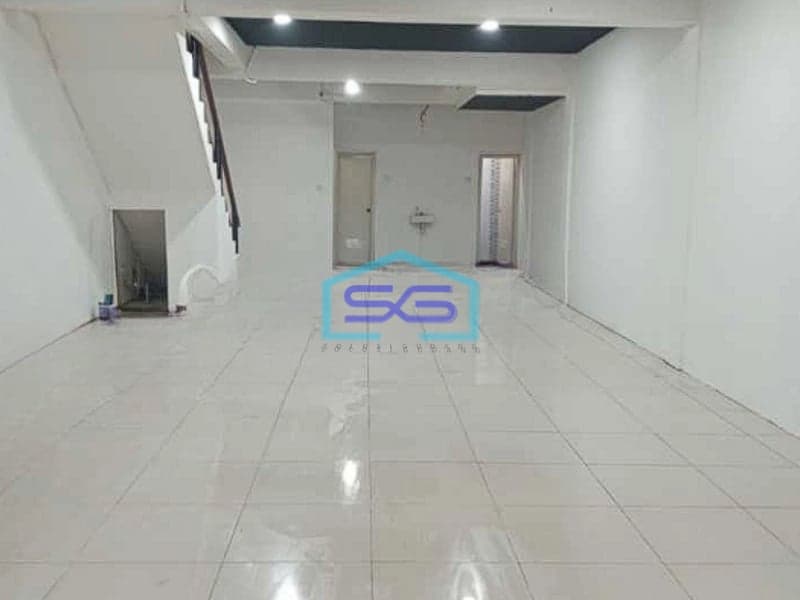 Disewakan ruko 2 Lantai di Jalan Utama Taman Galaxy, Bekasi LB 138m2