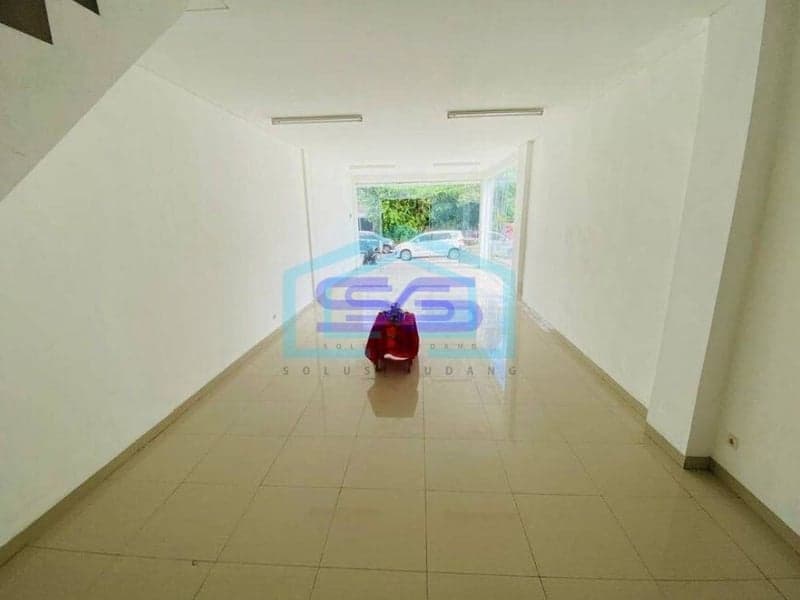 Disewakan Ruko Baru 3 Lantai Lokasi Strategis di Renon