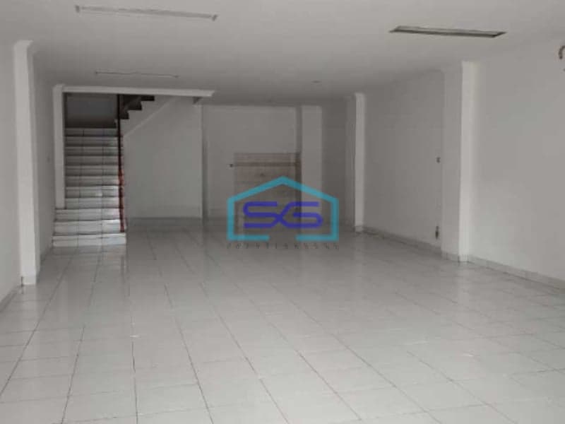 Disewakan Ruko Luas Bangunan 170 m²  Lokasi di Jakarta Timur
