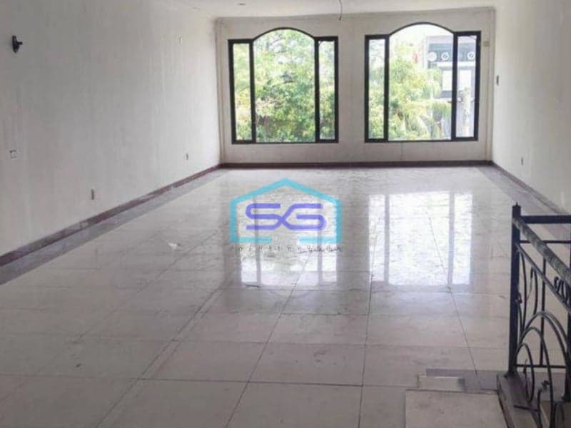 Disewakan Ruko 3 Lantai  LB 276m2 Parkiran 4 Mobil Kemang Jakarta Selatan