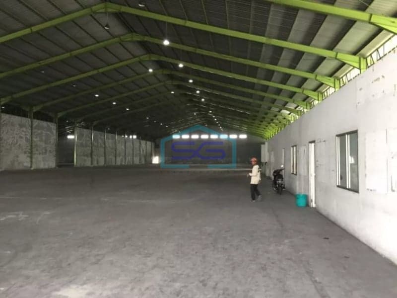 Disewakan gudang di Cikarang luas 7800m