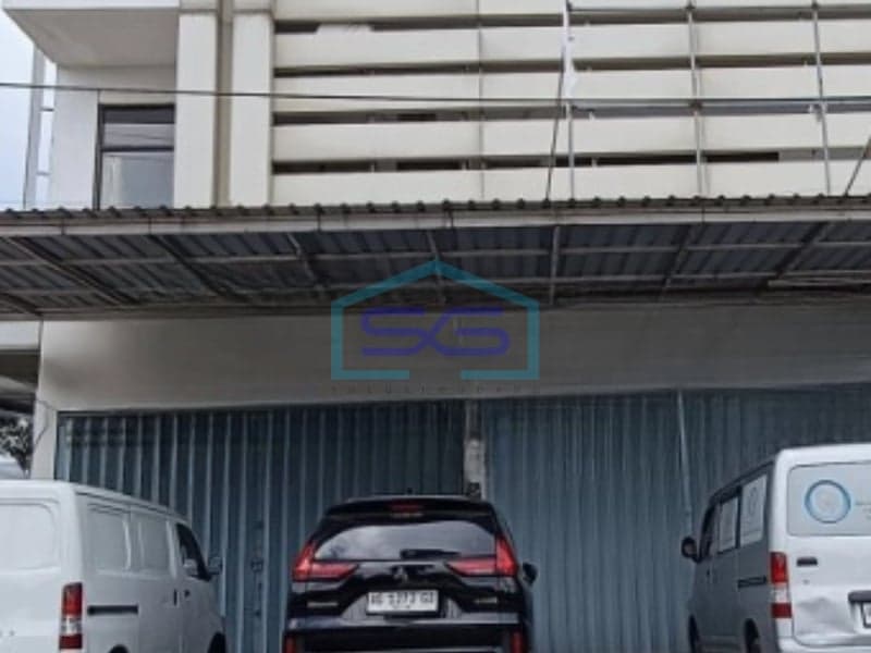 基里市战略位置店屋出租，建筑面积120平方米，2层