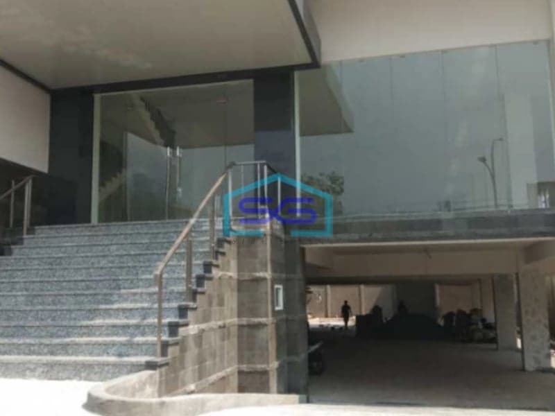 Dijual Ruang Usaha Lokasi di Matraman Jakarta Timur Luas Tanah 759m2