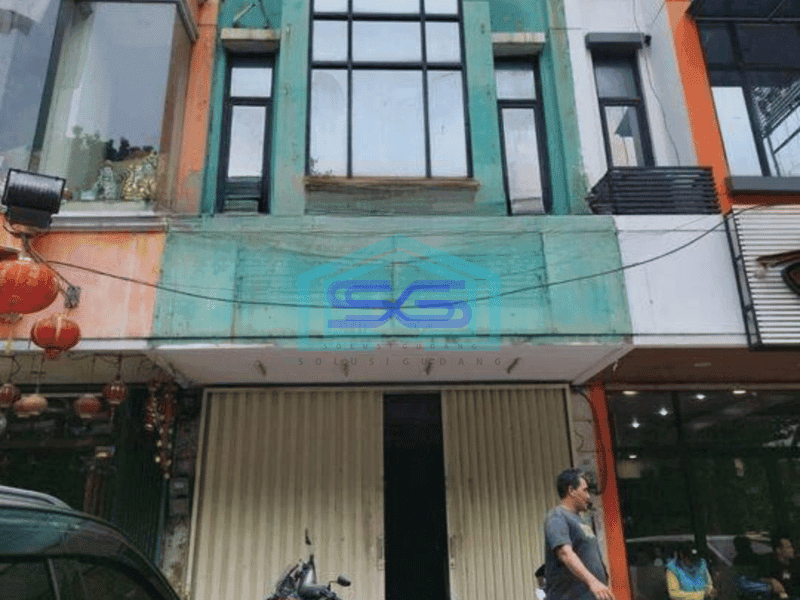 Disewakan Ruko Lokasi Strategis Jalan Boulevard Raya Kelapa Gading
