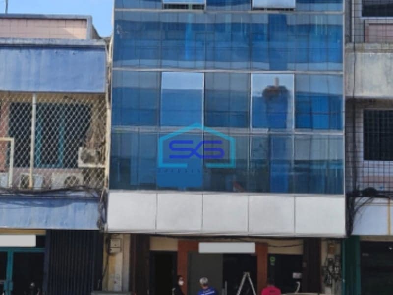 Dijual Ruko 4 Lantai Semi Furnished Di Gading Kirana, Kelapa Gading Jakarta Utara LB 275m2