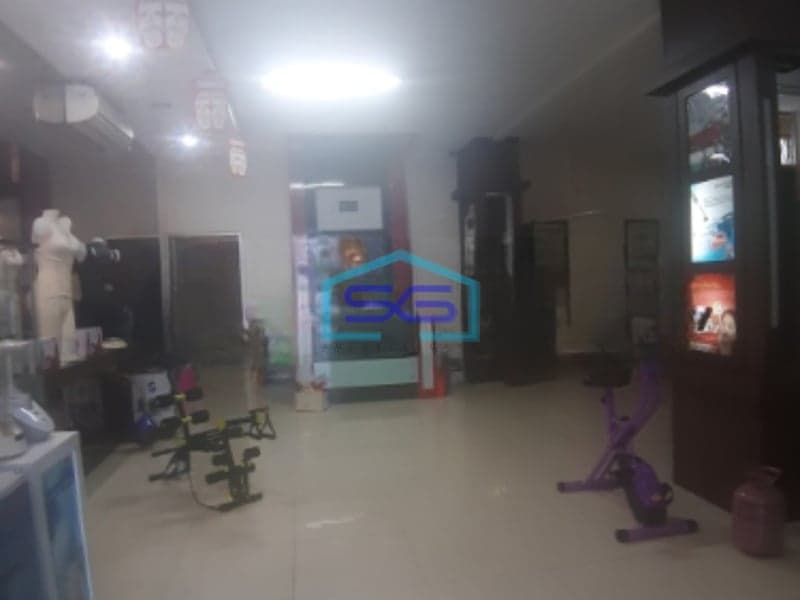 Disewakan Ruko Luas Bangunan  576 m² Lokasi di Grogol Jakarta Barat