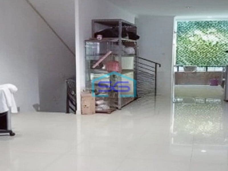 Dijual Ruko Semi Furnished Jalan Lebar di Green Ville Jakarta Barat LB 240m2