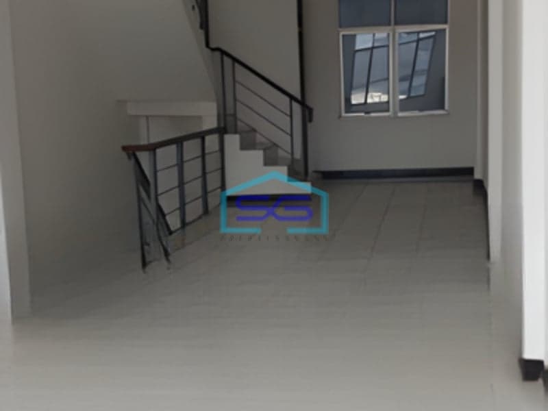 Disewakan Ruko Luas Bangunan  210 m² Lokasi Bebas Banjir di Cibinong Bogor