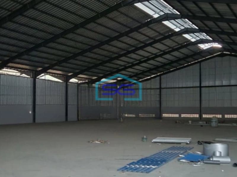 Disewakan Gudang Akses Container Luas Bangunan 1755 m² Lokasi Semarang Barat