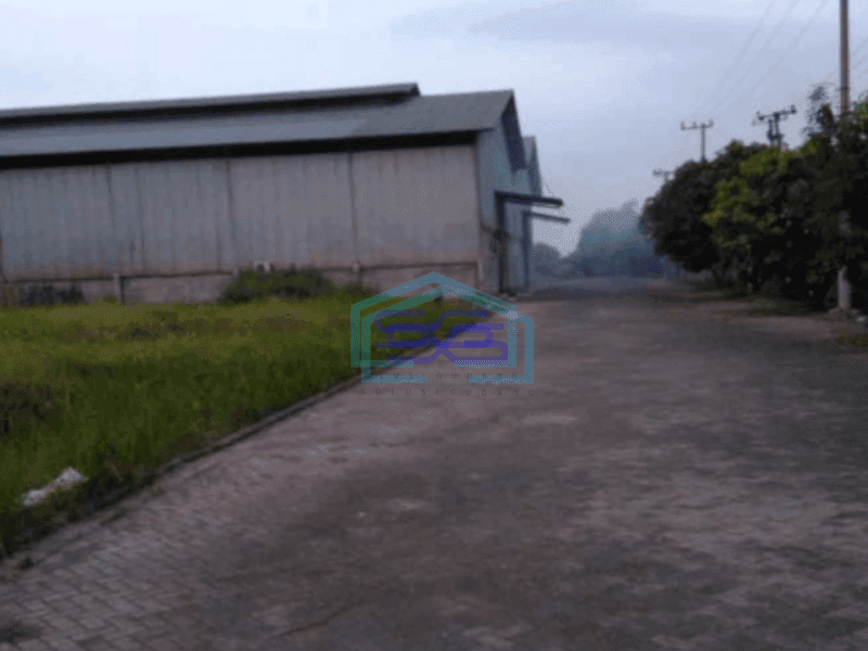 Dijual Udang Ex Pabrik Obat Nyamuk Jl pertamina Wringin Anom Luas Bangunan 3105 m²