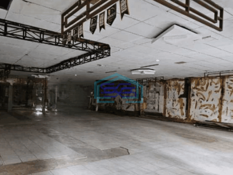 Disewakan Ruang Usaha Komersial Lokasi Strategis Surabaya Pusat Luas Bangunan 1400 m²