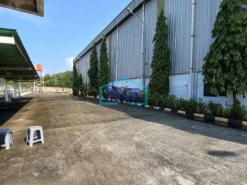 Dijual Pabrik Area Dalam Kawasan Industri Lantai Udah Epoxi Bekasi LT 11200m2