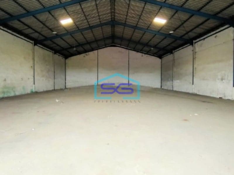 Disewakan Gudang Luas Tanah 800 m² Lokasi Bebas Banjir di Sawahan Surabaya