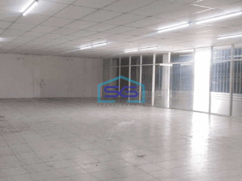 Disewakan Ruko Besar Luas Bangunan  768 m² Lokasi Pinggir Jalan Raya Pondok Jagung Tangerang