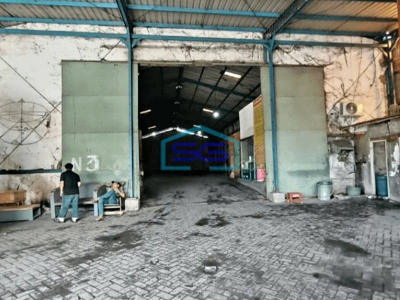 Disewakan Gudang Siap Huni Strategis Margomulyo Surabaya LT 720m2
