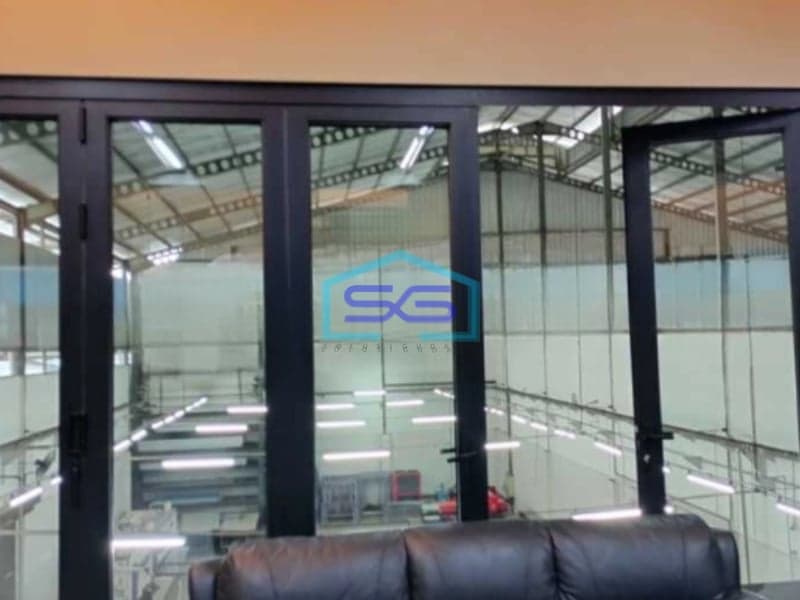 Dijual Gudang Luas Bangunan 1550 m² Lokasi Bebas Banjir di Kosambi Tangerang