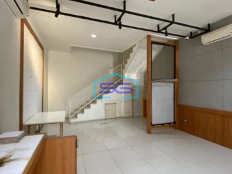 Disewakan Ruko Lokasi Bagus dan Strategis Mainroad Surya Sumantri Bandung LB 185m2