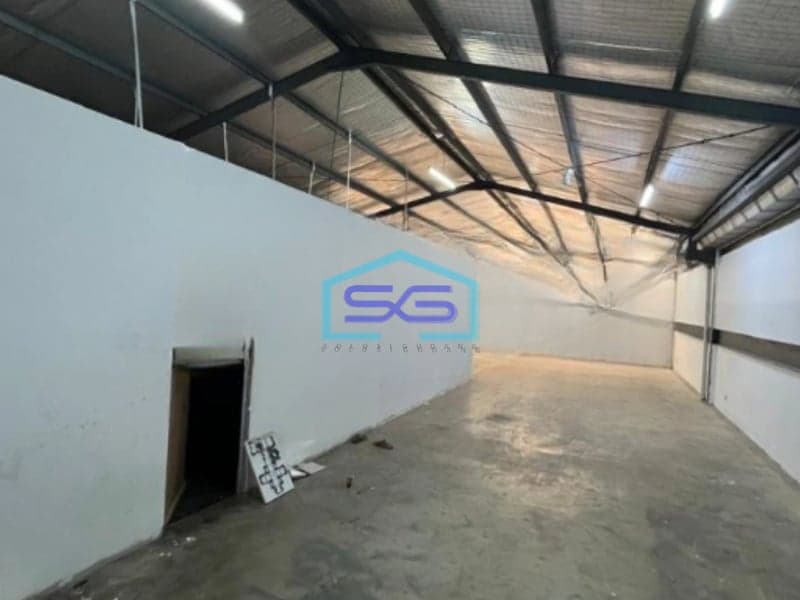 Disewakan Gudang Ada Lift Barang Luas Tanah 240 m² Lokasi Jakarta Utara