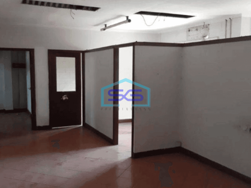 Dijual Gudang Bebas Banjir Luas Bangunan 500 m² Lokasi Strategis di Kebon Jeruk Jakarta Barat