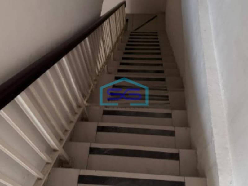 Dijual Ruko Bangunan 3,5 Lantai di Jakarta Barat Luas Bangunan 236m2