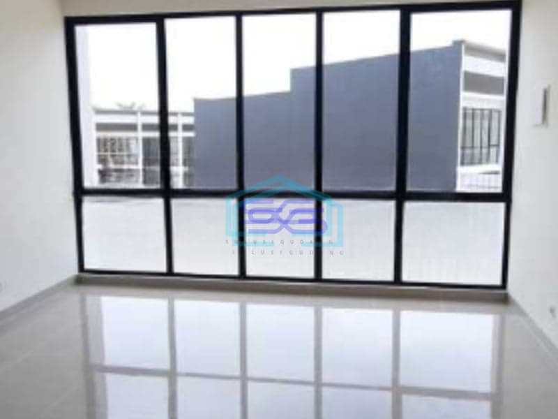 Disewakan Ruko Brand New Lokasi Bagus di Sorento Grande East Gading Serpong Tangerang Luas Bangunan 90 m²