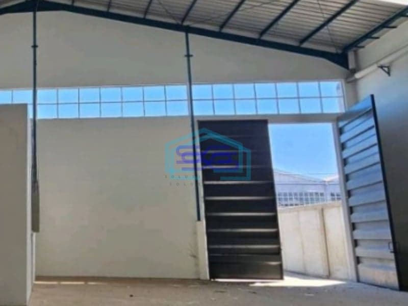 Dijual Gudang Luas Tanah  1426 m² Akses Container Lokasi di Surabaya