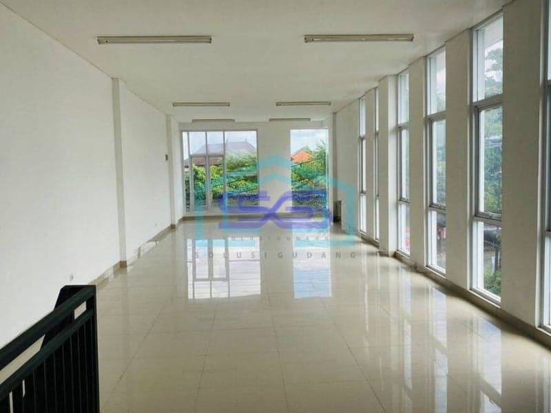 Disewakan Ruko Baru 3 Lantai Lokasi Strategis di Renon