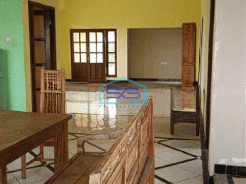 Disewakan Gedung Ruang Usaha 3 Lantai di Kerobokan Badung Bali LB 1000m2