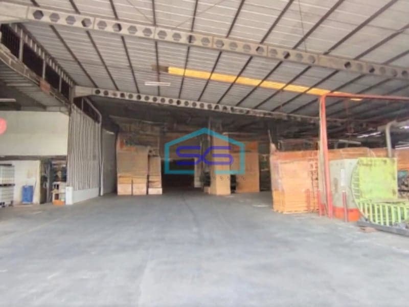 Dijual Pabrik Kayu Strategis dan SIap Pakai Di Jember Luas Bangunan  23604 m²