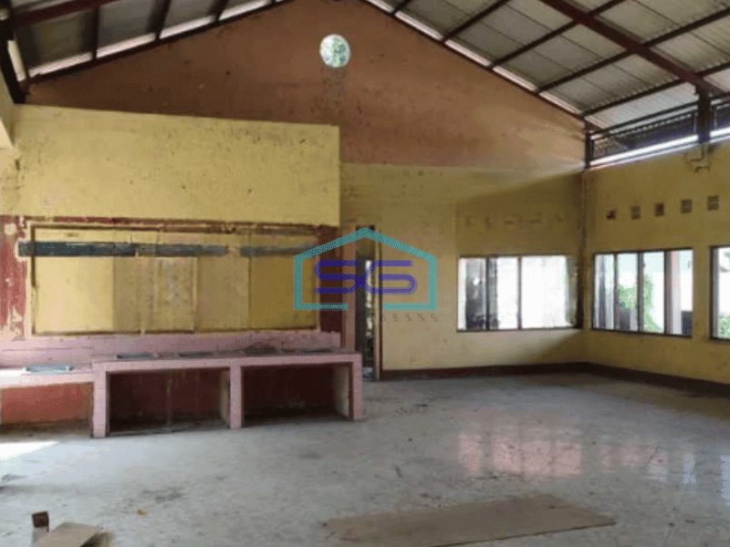 Disewakan Gudang Luas Bangunan 1400 m² Lokasi Strategis di Brebes