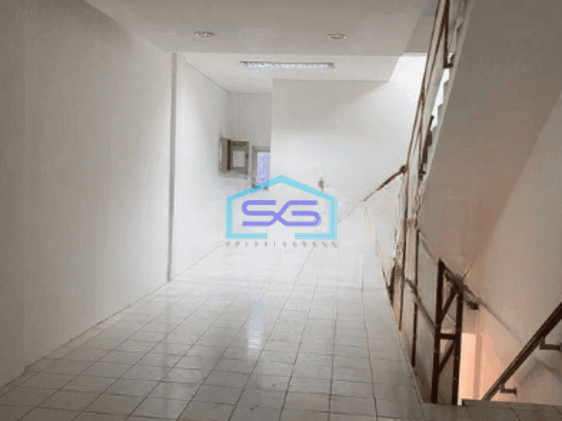 Disewakan Ruko 3 Lantai Lokasi Strategis Pinggir Jalan Raya Cimone Tangerang