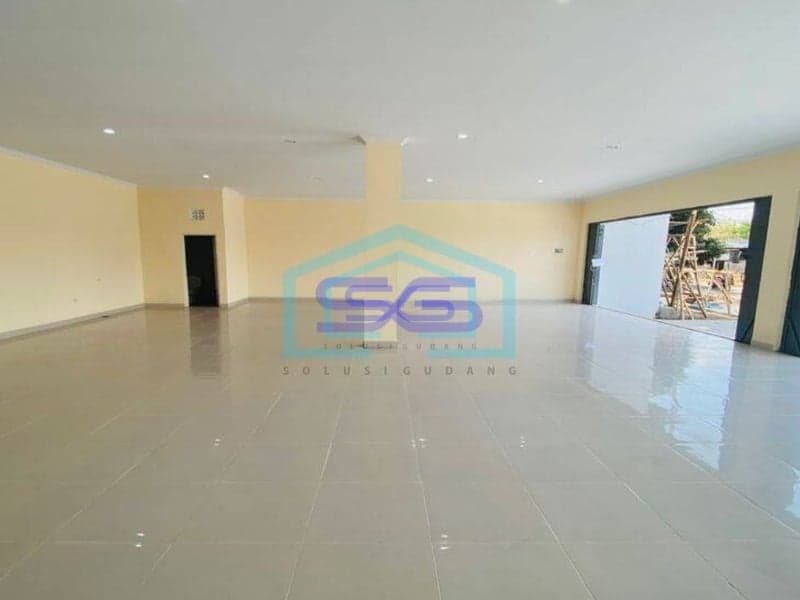 Disewakan Ruko Dua Blok Jalan Raya Uluwatu Lokasi Sangat Bagus