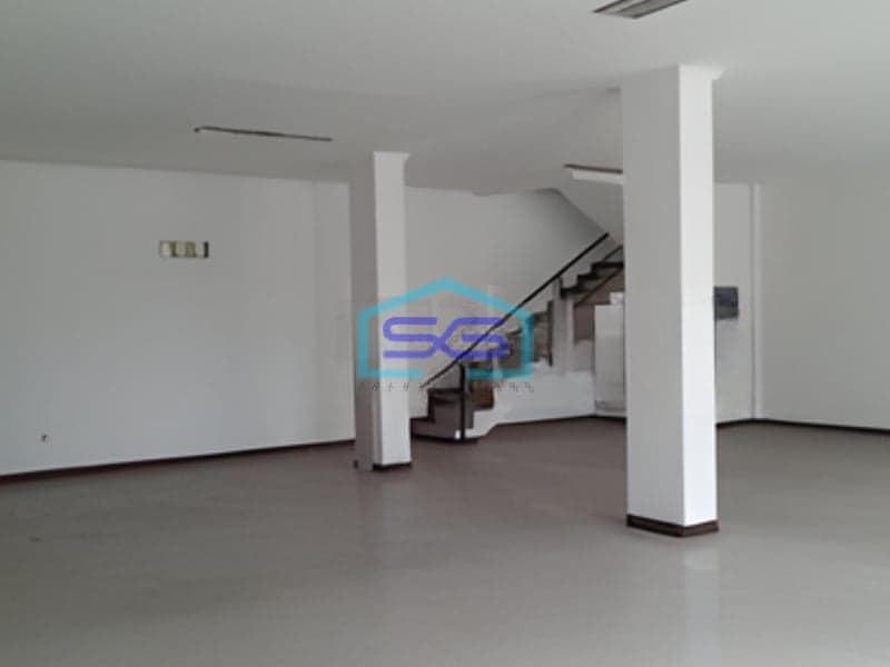 Dijual Ruko Gandeng di Jalan Besar Jakarta Barat Luas Bangunan 702m2