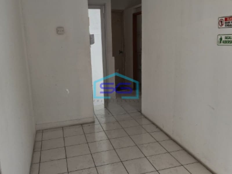 Disewakan Ruko Gandeng 2 di Jembatan Besi Jakarta Barat LB 391m2 Bebas Banjir