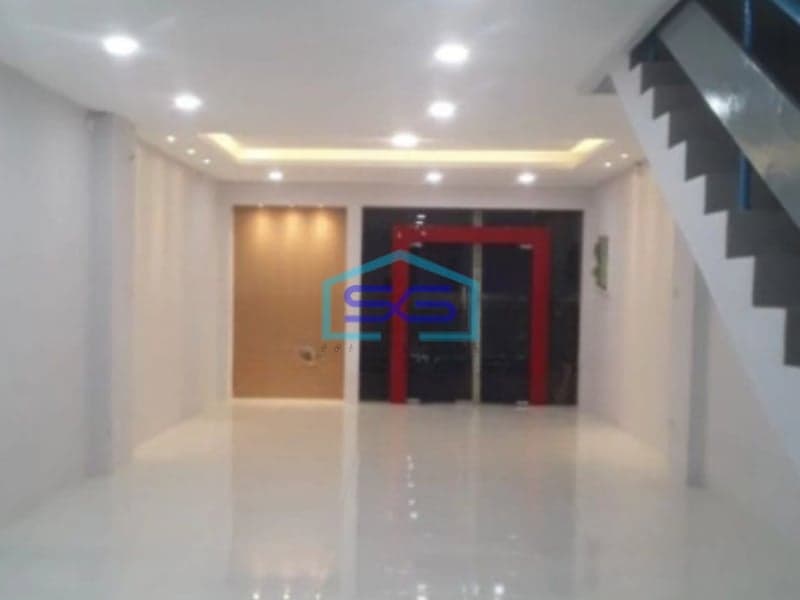 Dijual Ruko Sudah Renovasi SHM Luas Bangunan 250m2 Terdiri 3,5 Lantai di Jakarta Barat