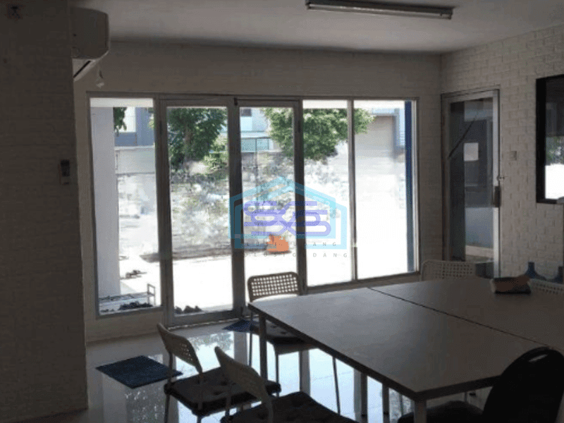 Disewakan Gudang Siap Huni Luas Bangunan 540 m² Bebas Banjir di Serpong Tangerang Selatan