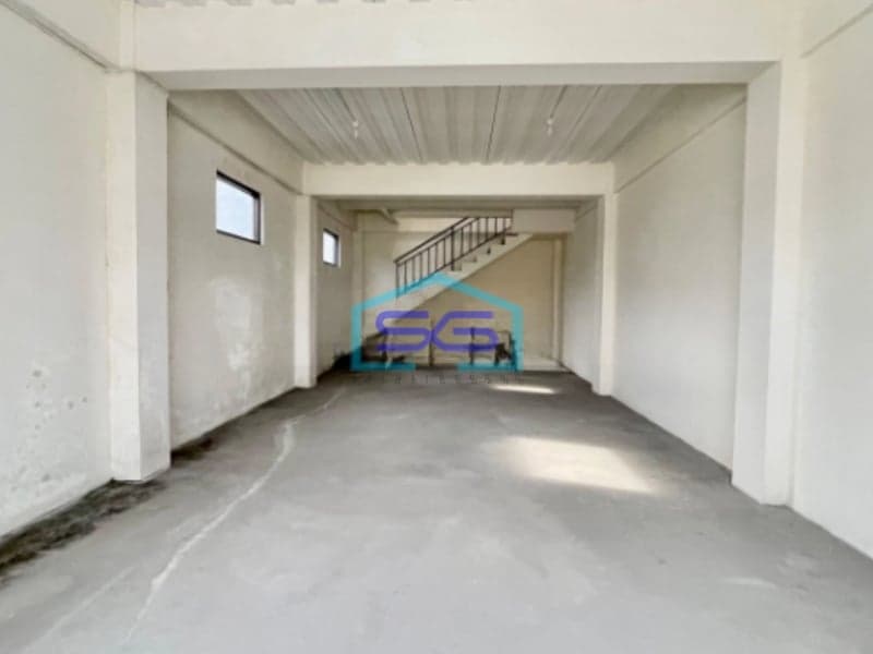 Disewakan Ruko Strategis di Jalan Adisucipto Colomadu Solo LB 325m2