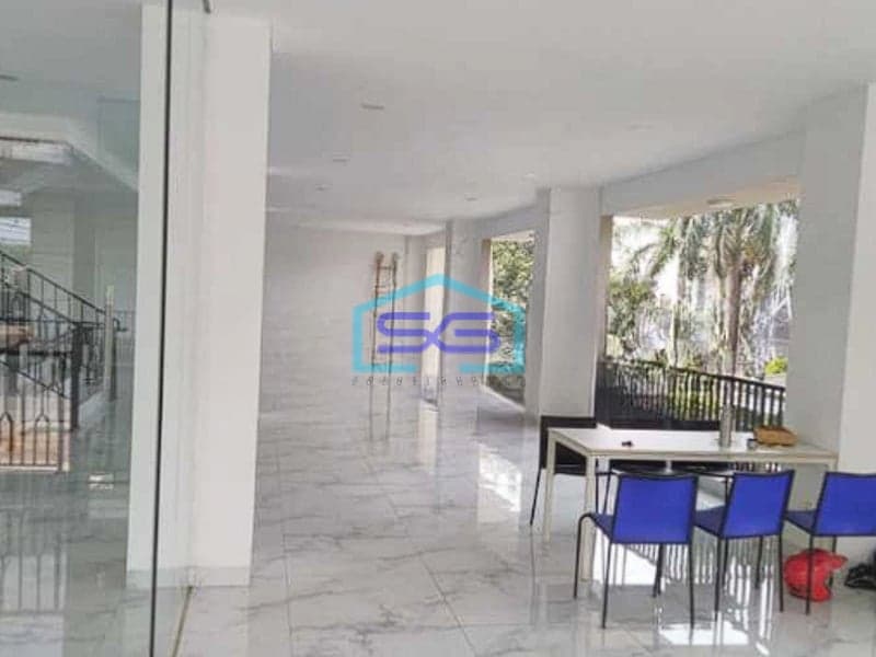 Dijual Gedung Kantor di Jl. Inspeksi Saluran Kali Malang Jatinegara Jakarta Timur LB 1200m2