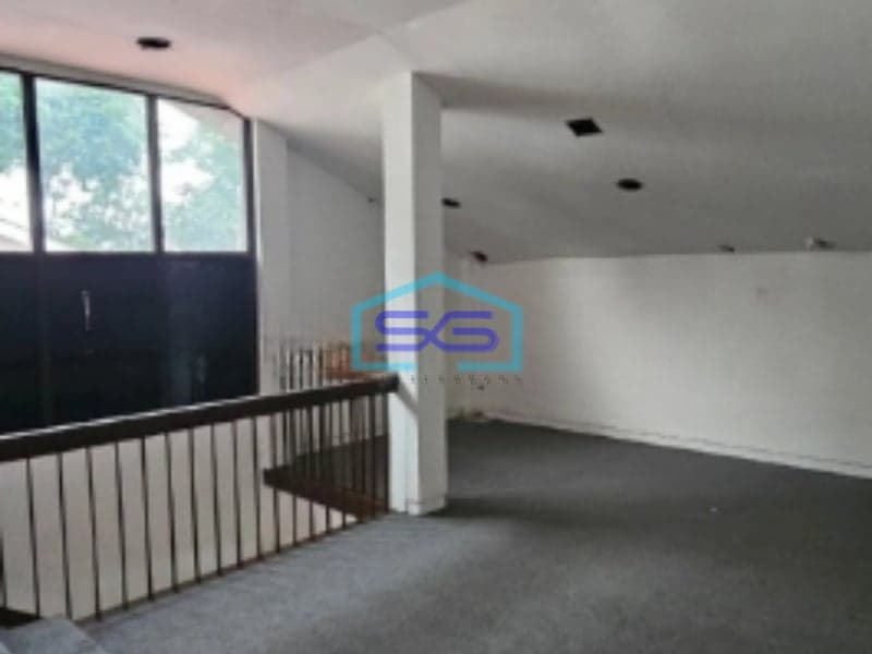 Dijual Cepat Tanah & Bangunan Strategis di Letjen S Parman Jakarta Barat LT 2180m2
