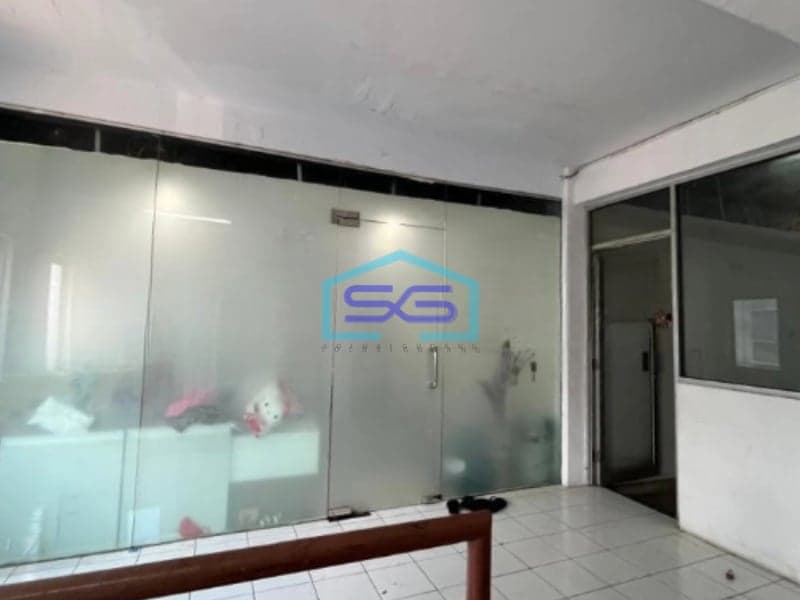 Disewakan Gudang Ada Lift Barang Luas Tanah  240 m² di Jakarta Utara