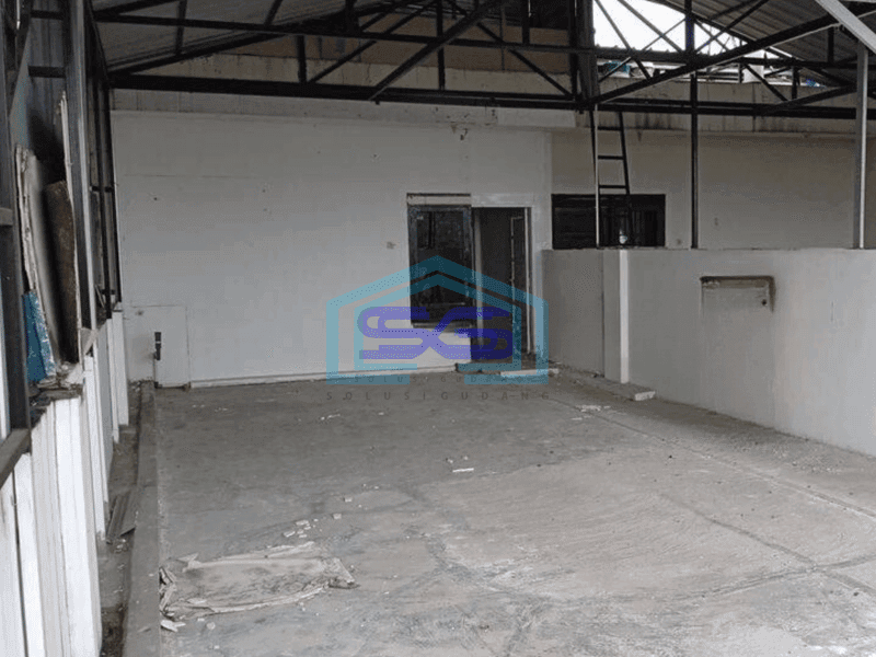 Disewa Ruko Luas Terawat Main Road di Batununggal Kota Bandung