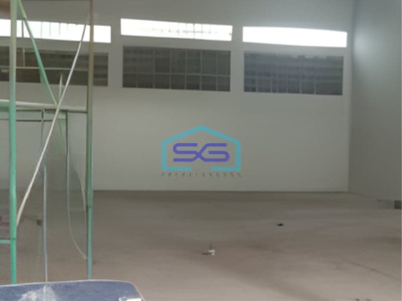 Disewakan Gudang Akses Container 20 Feet Luas Tanah 270 m² di Bekasi