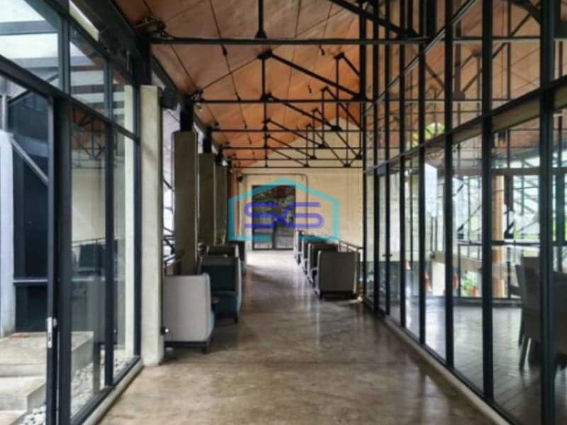 Disewakan Ruang Usaha dan Gedung Sangat Bagus di Area Ciumbuleuit Bandung Luas 2000m2