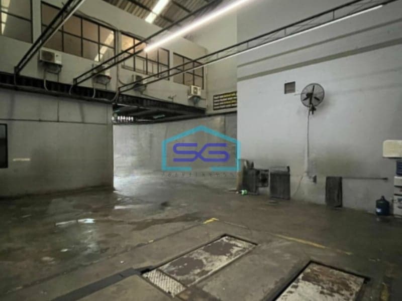 Dijual Ruang Usaha Luas Bangunan  550 m² Lokasi Strategis di Semarang