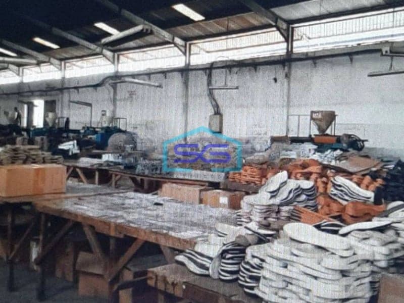 Dijual Gudang ex Pabrik Sepatu di Tangerang Dipinggir Jalan Raya LT 7620m2