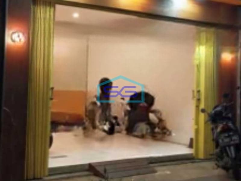Disewakan Ruko 2 Lantai Luas Bangunan  260 m² Lokasi Gajah Mada Jakarta Pusat