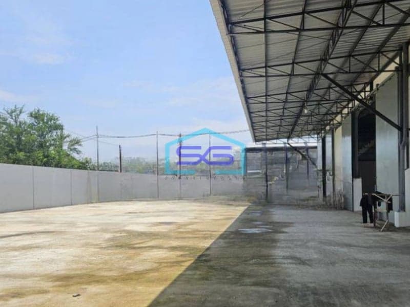 Disewakan Gudang Jl Raya Peternakan Jakarta Barat Luas Tanah 750 m²