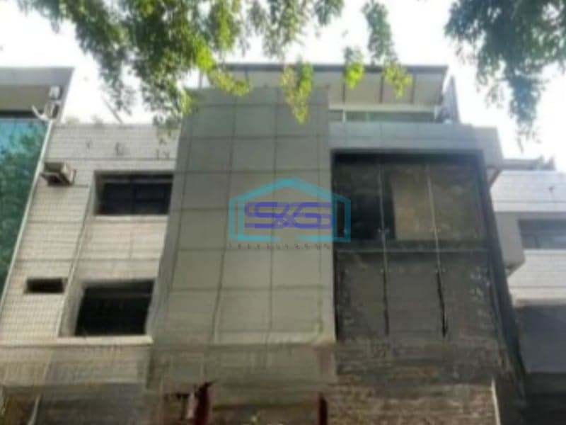 Disewakan Ruko Luas Bangunan  450 m² Lokasi Harmoni Jakarta Pusat