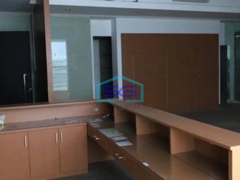 Dijual Ruang Usaha di Jalan Ambengan Surabaya Strategis Luas Tanah 656m2